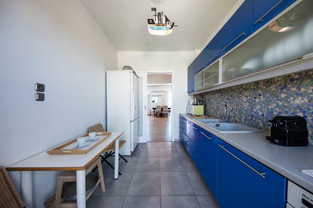 Walking In Alimos Apartment. Athen Exterior foto